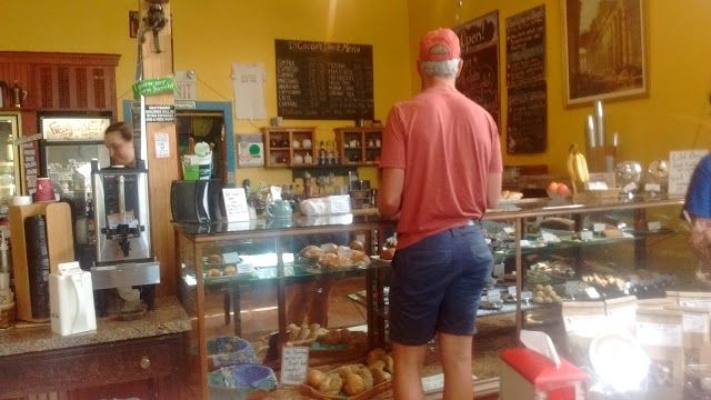 DiCocoa's Market & Bakery